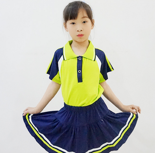 小学生校服