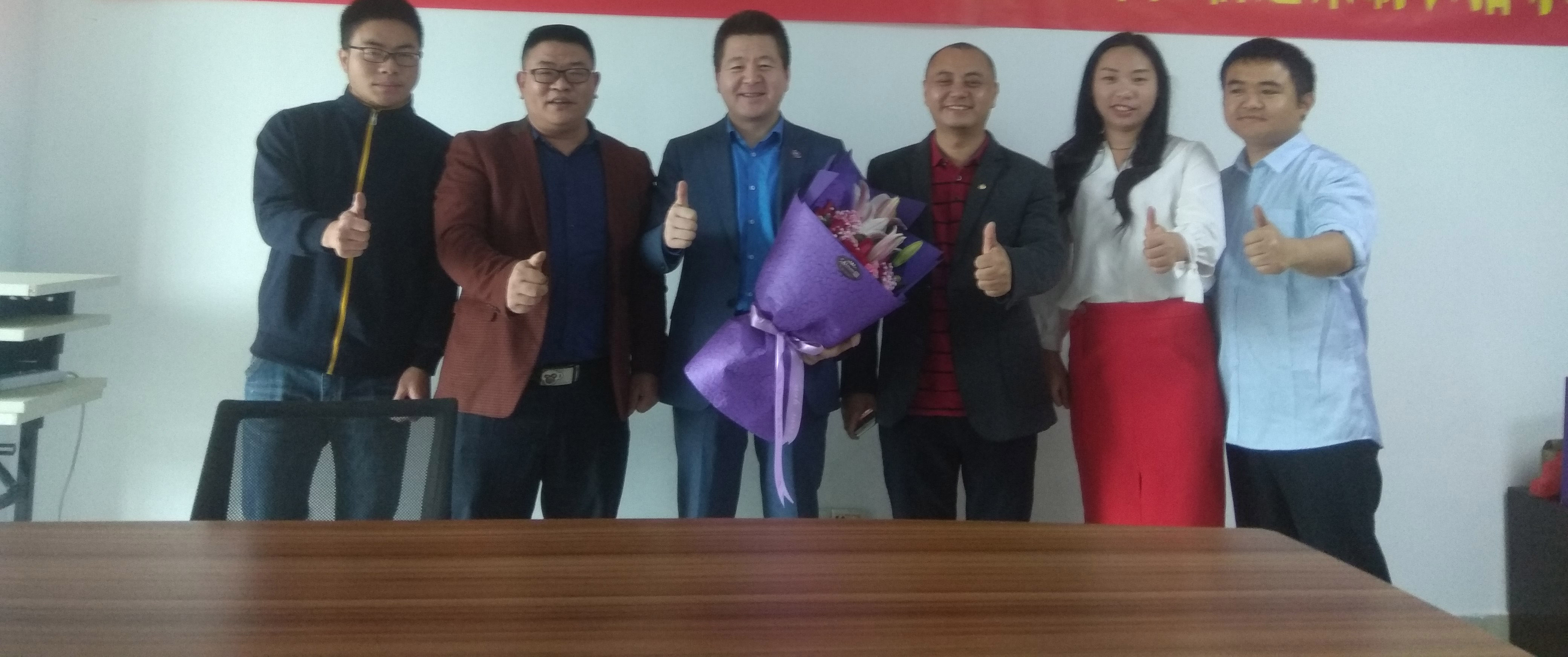 欧迈制衣幼儿园园服厂家